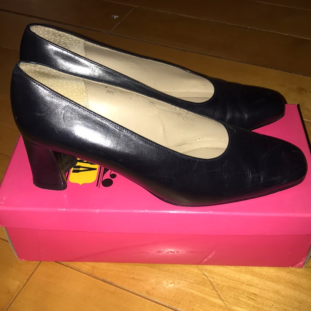 Navy Van Eli Heels Sz 9